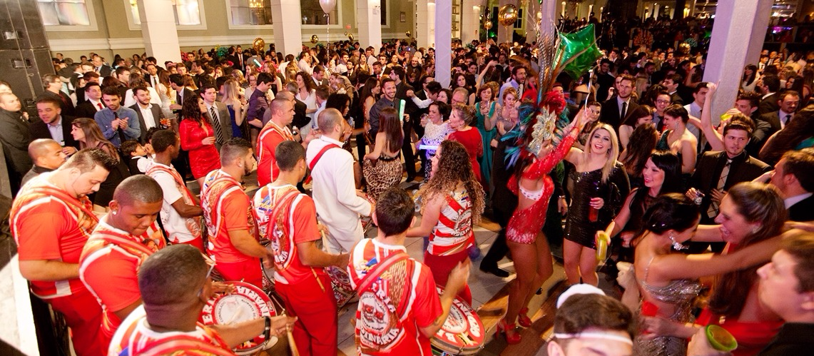 Escola de samba em festa de formatura