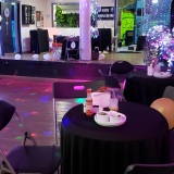 Espaço de bom gosto, para até 70 pessoas
