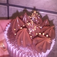 Cup cake, diversos sabores e decoração.