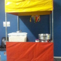 Barraquinha de guloseimas,pipoca e algodão doce,cachorro quente,churros,crepes e outros