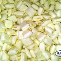Bala de coco SABOR BEIJINHO recheada com leite condensado e coco ralado.