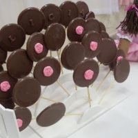 Pirulito de chocolate decorado