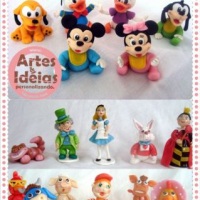 Personagens, topos de bolo personalizados e humanizados, lembranças e bolos falsos em Biscuit