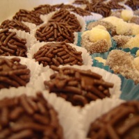 Brigadeiros, beijinhos, cajuzinhos e muito mais...