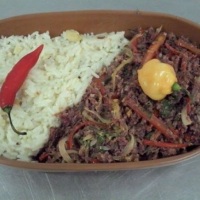 Arroz com castanha do Brasil e carne de sol puxada na manteiga de garrafa