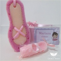 kit banho bailarina
caixa personalizada+ laço de cetim contendo 1 esponja de banho e 1 sabonete sap