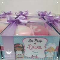 Kit banho spa / Barbie
caixa personalizada+ laço de cetim contendo 1 esponja de banho e 1 sabonete 