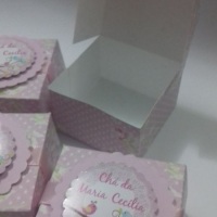 Caixas personalizadas.
