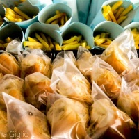 Cachorro quente e batata frita no cone (PICNIC ou coquetel)