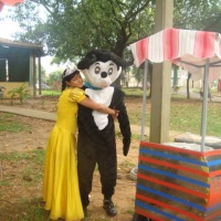 perssonagens como mickey minie para alegrar seu evento