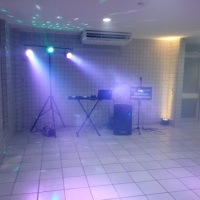Baladinha completa com dj, som, iluminação e fumaça
TV com Karaokê e Just Dance.