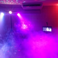 Baladinha completa com dj, som, iluminação e fumaça
TV com Karaokê e Just Dance.