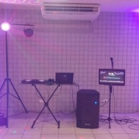 Baladinha completa com dj, som, iluminação e fumaça
TV com Karaokê e Just Dance.