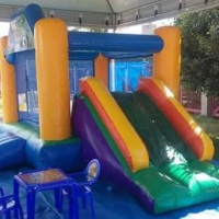 Pula pula com escorregador