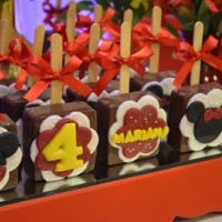Doces personalizados.