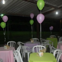 Espaço com balões de gás hélio