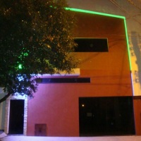 VISTA FACHADA A NOITE SEM EVENTOS