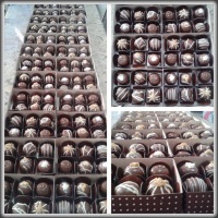Produção de mini bombons para a Páscoa 2015.