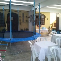 Cama Elástica 3 metros. Excelente para alegrar a criançada grande ou pequena. Suporta até 100kg e te