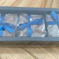 Kit com 3 brownies 7x7. Sabores: tradicional, paçoca, tradicional com nozes, red velvet, oreo, choco