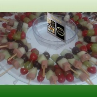 espetinhos de finger food
