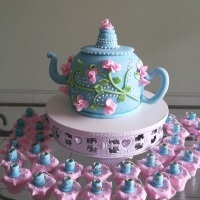Bolo bule e minicupcakes