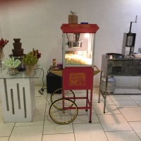 CASCATA DE CHOCOLATE, PIPOQUEIRA E ALGODÃO DOCE