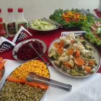 Trabalhamos com uma grande variedade de saladas, as quais o cliente pode escolher e montar seu cardá