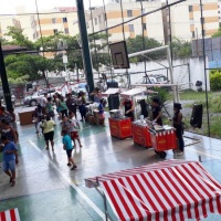 Carrinho de lanches. Pipoca, algodão doce, batata frita, churros, crepe suíço, hambúrguer, picolés