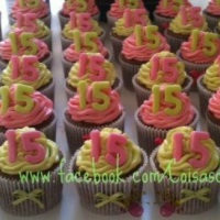 Cupcake Personalizado Aniversário 15 anos