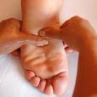 CURSO DE REFLEXOLOGIA (NOS PÉS E MÃOS)