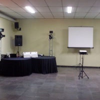 Estrutura metálica para luz