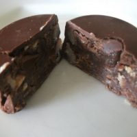 kroks tradicional(biscoito, leite condensado, chocolate e castanha)