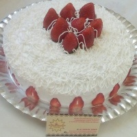Tortas fresquinhas feitas sob encomenda com bastante recheio e sabor