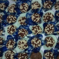 Doces chocoball e ou simples.