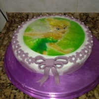 Bolo temático com papel arroz.