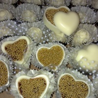 Doces de chocolate p/ casamento,noivado,15 anos...