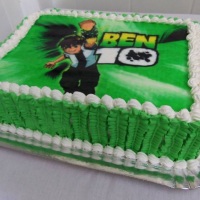 Bolo com decoração do Ben 10.