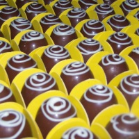 Bombons Pequenos de Chocolate preto.