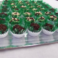 Docinhos - Sabor: Brigadeiro.