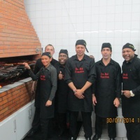 Serviço de assador para festas