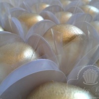 Doce fondado  dourado de nozes