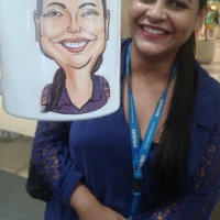 CARICATURA DIGITAL EM CANECA AO VIVO