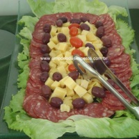 Salame Italiano, Azeitonas Chilenas e Queijo Parmesão Suíço