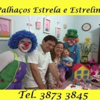 Aniversariante feliz com os palhaços Estrela e Estrelinha ligue 3873 3845