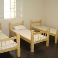 Três quarto com 15 camas