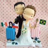 Noivos topo de bolo..casal com malas