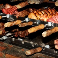 Churrascos feitos com profissionais esperientes