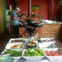 Comida servida em fogão a lenha!