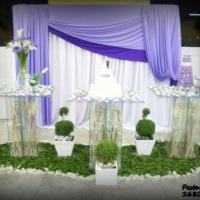 lilas e roxa com mesa toda em vidro
